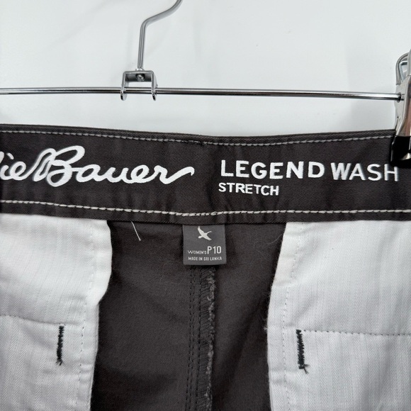 Eddie Bauer Women's Willit Stretch Legend Wash Shorts in Carbon 10 Petite - Picture 6 of 12